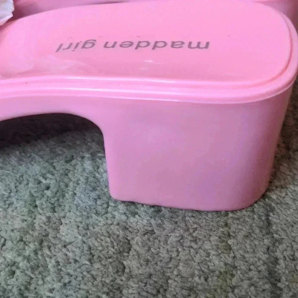 Madden Girl Palacee Women's Block Heel Slide Sandals - Picture 3 of 9